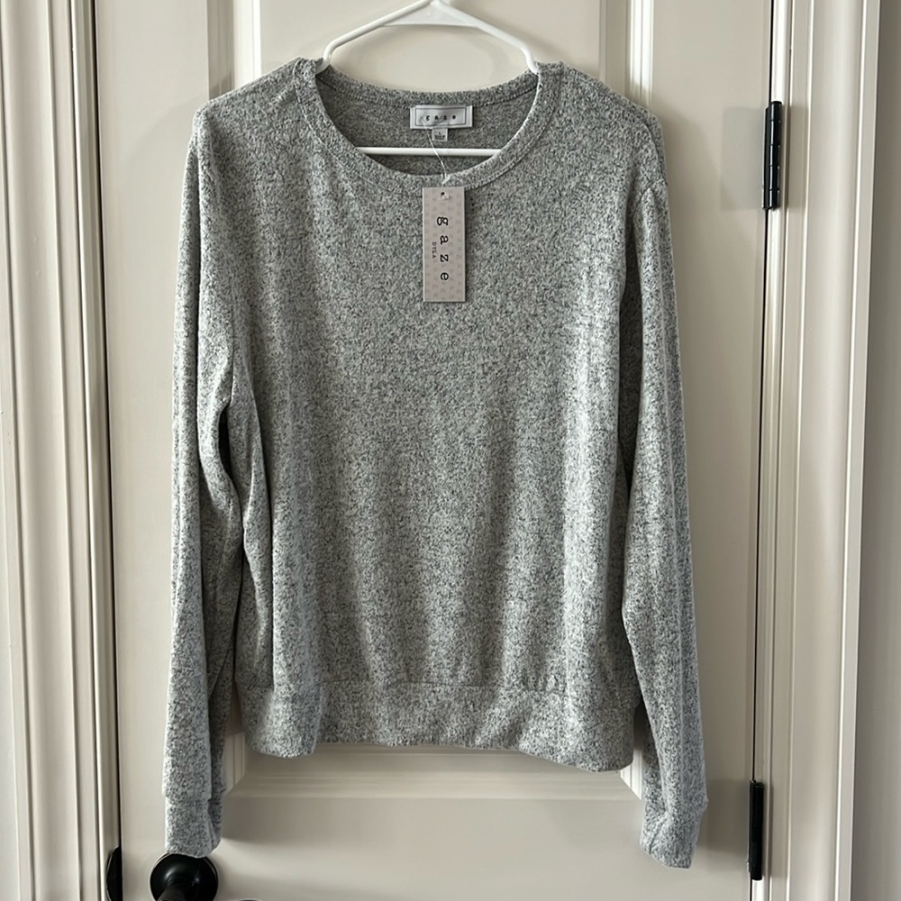 NWT Gaze gray‎ sweater